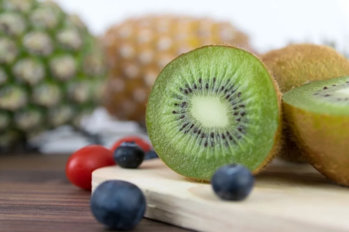 Киви от запоров: какой вид лучше чернослива? Открытие врача Харитонова