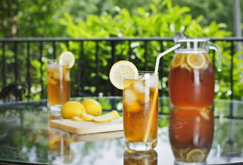 Опасно совмещать чай и алкоголь